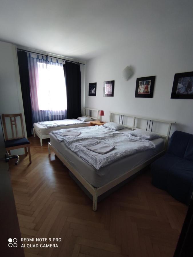 Apartman Maximilian Appartamento Bratislava Esterno foto
